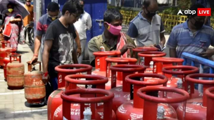 Gas Cylinder Without Connection: अगर किसी के पास गैस कनेक्शन नहीं है. तब भी वह अगर चाहे तो गैस सिलेंडर ले सकता है. हालांकि इसके लिए प्रक्रिया थोड़ी अलग होती है. चलिए जानते हैं कैसे ले सकते हैं.