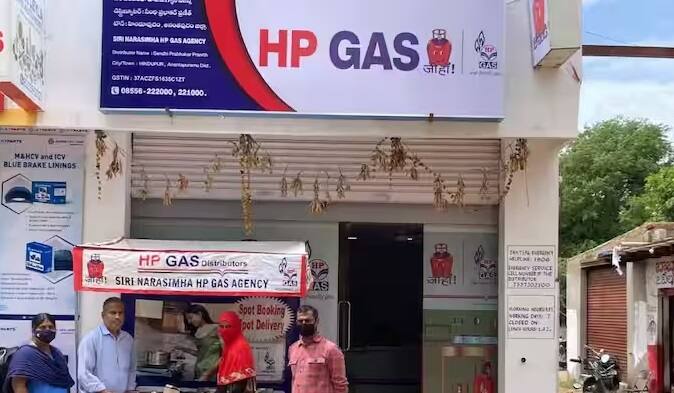 પરંતુ હવે મોટાભાગના ઘરોમાં ગેસ સિલિન્ડરની મદદથી ભોજન બનાવવામાં આવે છે. આ રસોઈને ખૂબ અનુકૂળ બનાવે છે.