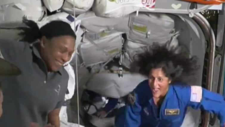 Astronaut Sunita Williams Impromptu Dance Starline Capsule Docks International Space Station Astronaut Sunita Williams Breaks Into Impromptu Dance As Starline Capsule Docks At Int'l Space Station — Video
