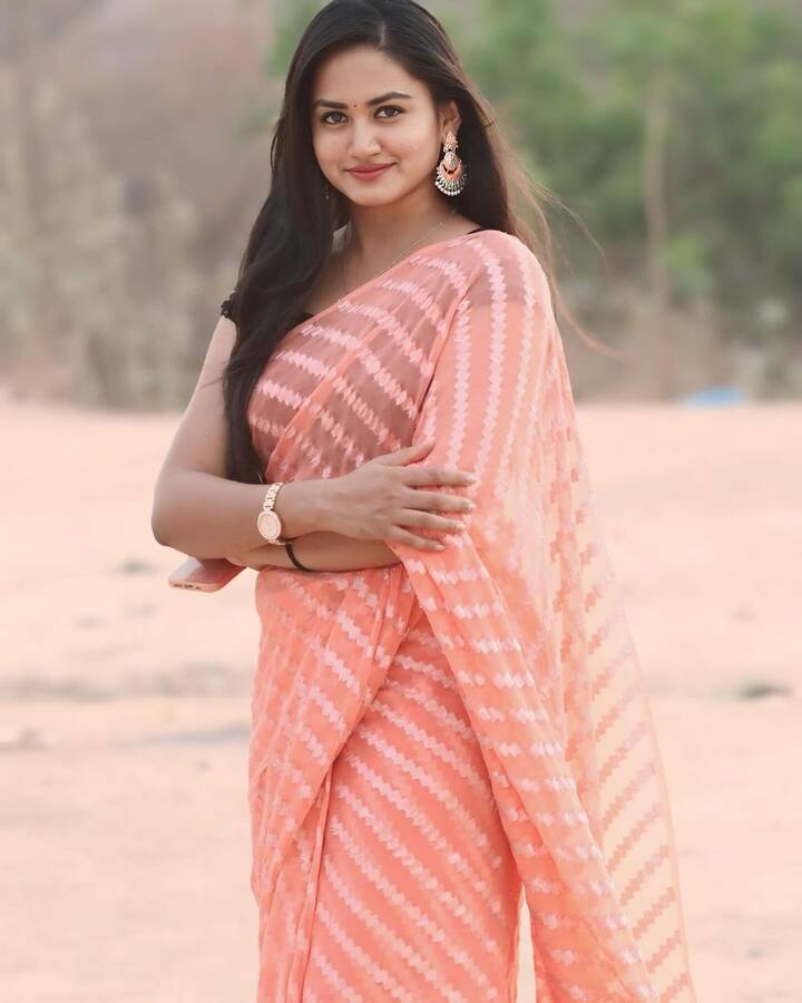 కవి కళ్యాణ్ కవితలకు పడిపోయి తన వెంటపడి ప్రేమించి పెళ్లిచేసుకున్న అనామిక..సీరియల్ లో విలన్ రుద్రాణి మాయలో పడి తన జీవితాన్ని నాశనం చేసుకుంటోంది...