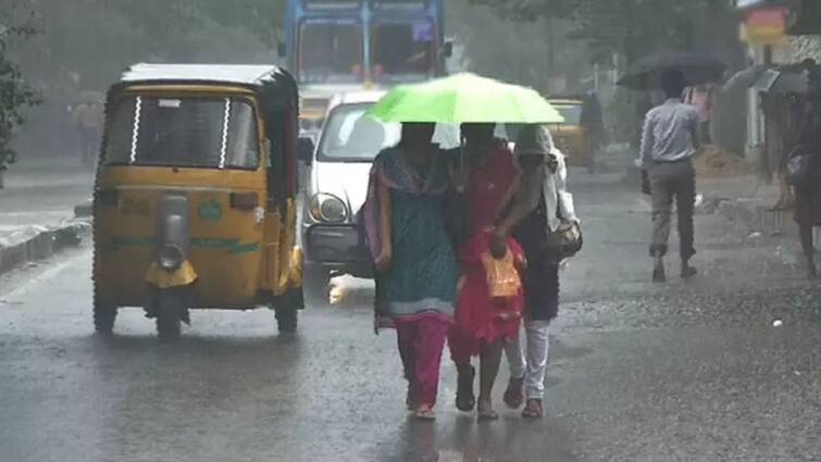 The India Meteorological Department has predicted heavy rains in 15 districts of Tamil Nadu today due to the upper atmospheric circulation TN Rain Alert: 15 மாவட்டங்களுக்கு கனமழை எச்சரிக்கை! மீனவர்களுக்கான எச்சரிக்கை என்ன?