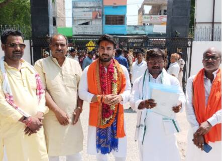 राजेश वर्मा भागलपुर के रहने वाले हैं और आसपास के जिले के चर्चित चेहरे हैं. राजेश पहली बार लोकसभा चुनाव के लिए मैदान में उतरे और जीत दर्ज की.