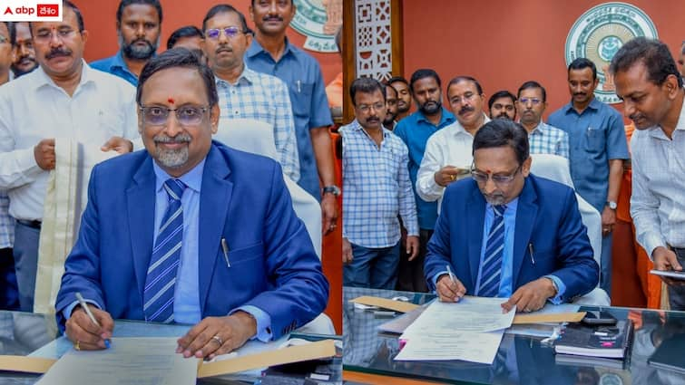 neerabh kumar prasad took charge as new cs of ap and transfer 3 ias officers from cmo Neerabh Kumar: నూతన సీఎస్‌గా నీరభ్ కుమార్ బాధ్యతలు - సీఎంవో నుంచి ముగ్గురు ఐఏఎస్‌ల బదిలీ