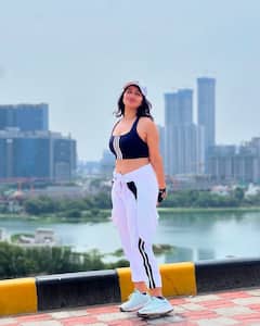 Inaya Sultana: బిగ్ బాస్ బ్యూటీ గ్లామర్ పంచ్- కుర్రాళ్లు క్లీన్ బౌల్డ్ కాకుండా ఉండగలరా?