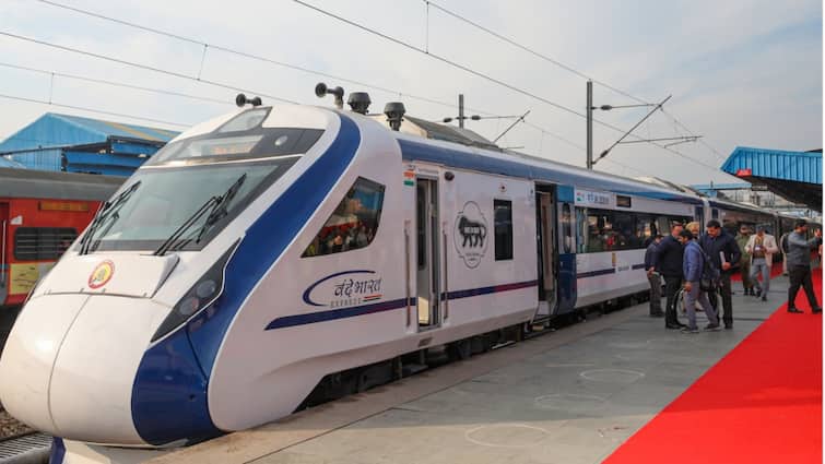 Vande Bharat Express Kerala: 28-Year-Old Man Arrested For Stone-Pelting Incident On Near Thrissur Kerala: 28-Year-Old Man Arrested For Stone-Pelting Incident On Vande Bharat Express Near Thrissur