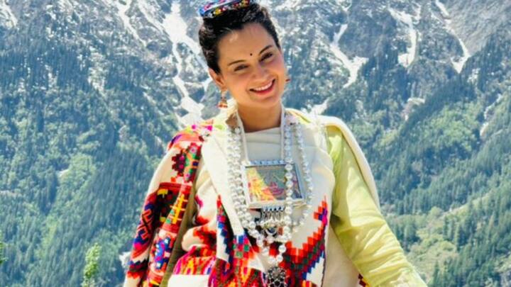 संजय राउत ने कहा कि अगर कांस्टेबल ने कहा है कि उनकी मां बैठी थी, तो यह सच है. और अगर किसान आंदोलन में किसी की मां बैठी थी तो जाहिर सी बात है कि किसी को भी कंगना के उस बयान पर गुस्सा आएगा, लेकिन अगर मोदी जी कहते हैं कि कानून का राज है तो कानून हाथ में नहीं लेना चाहिए