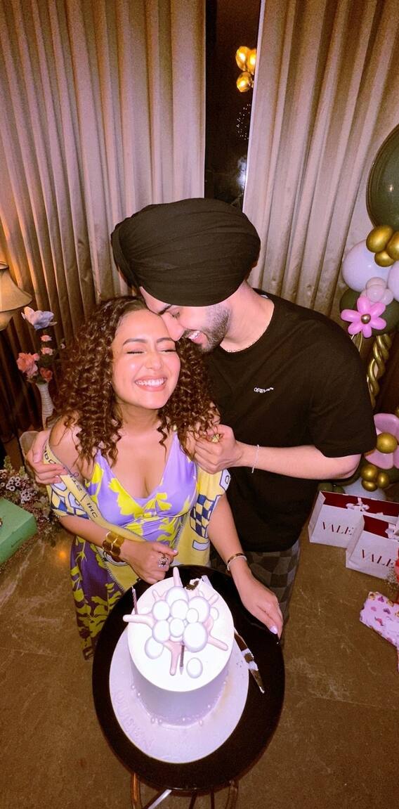 नवऱ्याने बड्डे साजरा करावा तर असा..