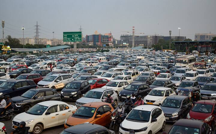 कुछ ऐसे लोगों को भी टोल टैक्स में छूट दी जाती है, जो सेना से रिटायर हो चुके हों. अब अगर आपको लग रहा है कि सभी सैनिकों को छूट मिलती है तो आप गलत हैं.