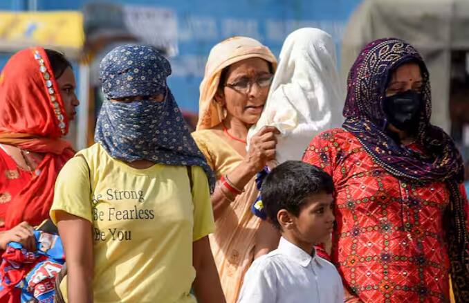 मौसम विभाग ने कहा कि अगले पांच दिनों के दौरान पूर्वी भारत और उत्तरी मध्य प्रदेश में विभिन्न स्थानों पर लू चलने की संभावना है.