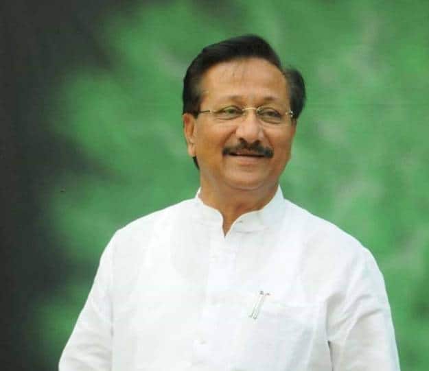 राज्यासह देशभरात मोदी लाट असताना देखील माढा लोकसभा मतदारसंघात राष्ट्रवादी काँग्रेसचे विजयसिंह मोहिते पाटील विजयी झाले.विजयसिंह मोहिते पाटील यांनी त्यावेळी सदाभाऊ खोत यांचा पराभव केला होता.