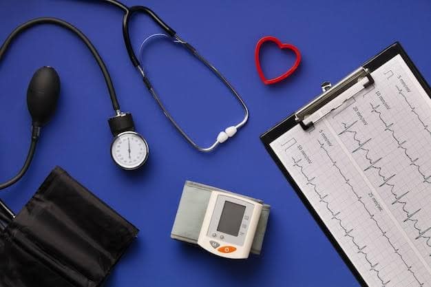 Health related equipment: To take care of your father's health, you can gift him a blood pressure measuring device, diabetes monitoring device, oximeter, heart rate meter and pulse meter for check-ups regular health care on Father's Day.