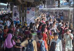 ट्रेन का टिकट गुम जाए या फट जाए तब क्या करेंगे आप? जान लीजिए​