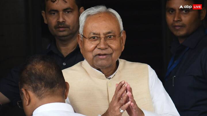 बिहार कैबिनेट ने 2023 में प्रस्ताव पारित कर केंद्र से राज्य को विशेष दर्जा दिए जाने का अनुरोध किया था. राज्य में जाति सर्वे के निष्कर्षों के चलते फिर से यह मांग की गई थी.