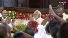 NDA Parliamentary Party Meet: मोदी ने सबको किया हैरान! नीतीश छूने लगे पैर तो उदास दिखे सिंधिया, देखें- NDA मीटिंग के PHOTOS