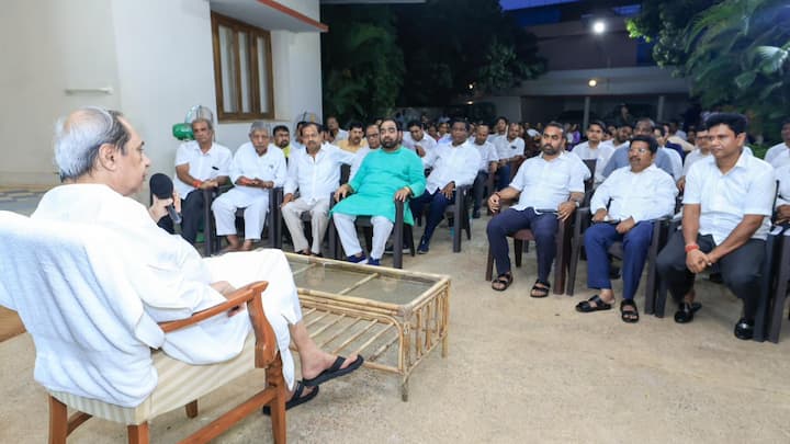 While interacting with the candidates, Patnaik reviewed the election defeat in Odisha and instructed party leaders to keep in touch with the people and work towards the betterment of the state. (Photo: Special Arrangement)