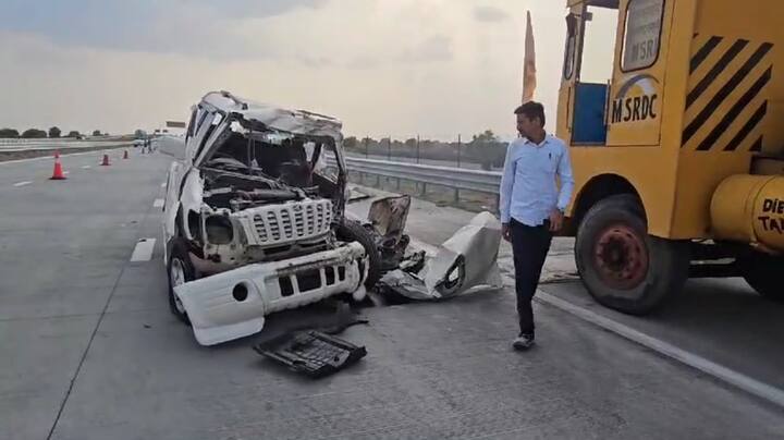 वैजापूरच्या जांबरगाव टोल नाक्याजवळ झाला अपघात झाला असल्याचे समजते आहे