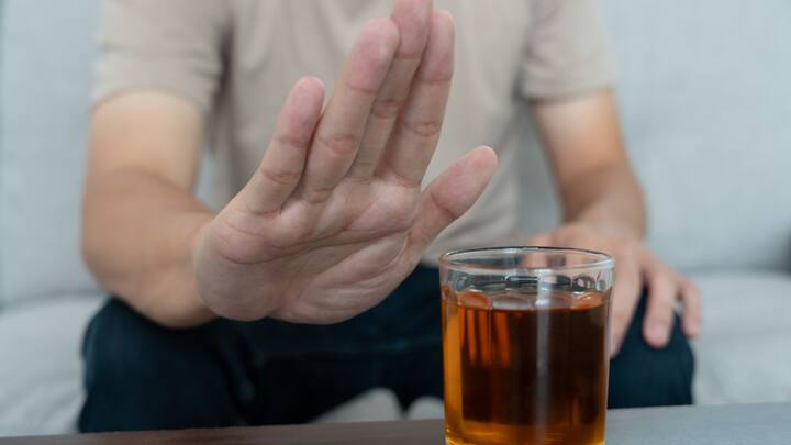 Drink less: Consumption of alcohol has been associated with an increase in the risk of heart disease. It also directly affects high blood pressure and weight gain. Consuming alcohol can result in increased calorie intake, which can contribute to weight gain and negatively impact cholesterol levels. This can increase the risk of developing heart disease and other health problems. It is important to be mindful of alcohol consumption and limit it to moderate levels to maintain a healthy lifestyle and reduce the risk of cardiovascular disease. (Image Source: Canva)