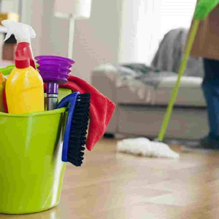 House Clean :ਹਰ ਕੋਈ ਆਪਣੇ ਘਰ ਨੂੰ ਸਾਫ਼-ਸੁਥਰਾ ਰੱਖਣਾ ਚਾਹੁੰਦਾ ਹੈ, ਇਸ ਲਈ ਅਸੀਂ ਘਰ ਦੀ ਸਫ਼ਾਈ ਕਰਨ ਲਈ ਹਰ ਰੋਜ਼ ਘੰਟਿਆਂ ਦਾ ਸਮਾਂ ਲਗਾਉਂਦੇ ਹਾਂ। ਕਈ ਵਾਰ ਸਮਾਂ ਘੱਟ ਹੋਣ ਕਾਰਨ ਅਸੀਂ ਜਲਦਬਾਜ਼ੀ ਵਿਚ ਸਫ਼ਾਈ ਕਰ ਲੈਂਦੇ ਹਾਂ।