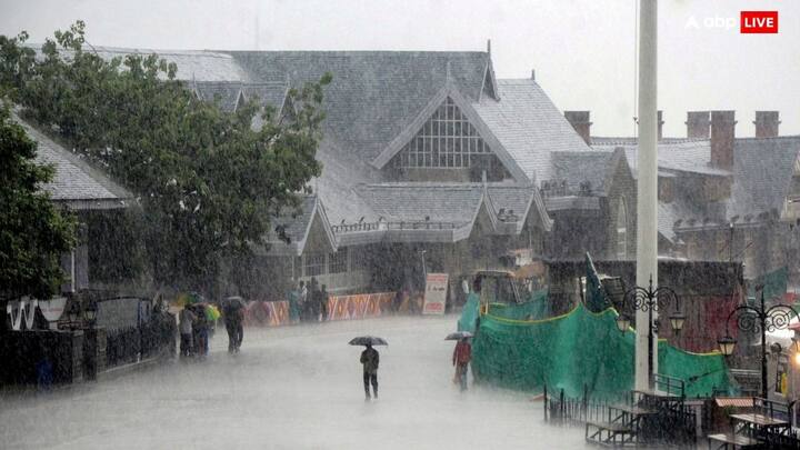 आईएमडी के मुताबिक, दो चक्रवाती परिसंचरण, एक उत्तर-पश्चिमी मध्य प्रदेश और दूसरा पूर्वी बिहार पर मौजूद है. अगले 4-5 दिनों में बिहार, झारखंड, पश्चिम बंगाल, ओडिशा, मध्य प्रदेश, विदर्भ और छत्तीसगढ़ में गरज, बिजली और तेज़ हवाओं (30-40 किमी प्रति घंटे) के साथ छिटपुट से लेकर हल्की से मध्यम बारिश की संभावना है. मध्य प्रदेश में 8 और 9 जून को छिटपुट ओलावृष्टि और तेज़ हवाएं (50-60 किमी प्रति घंटे) भी चल सकती हैं.