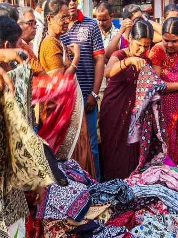 आगरा की ये मार्केट है शाही सामानों के लिए मशहूर