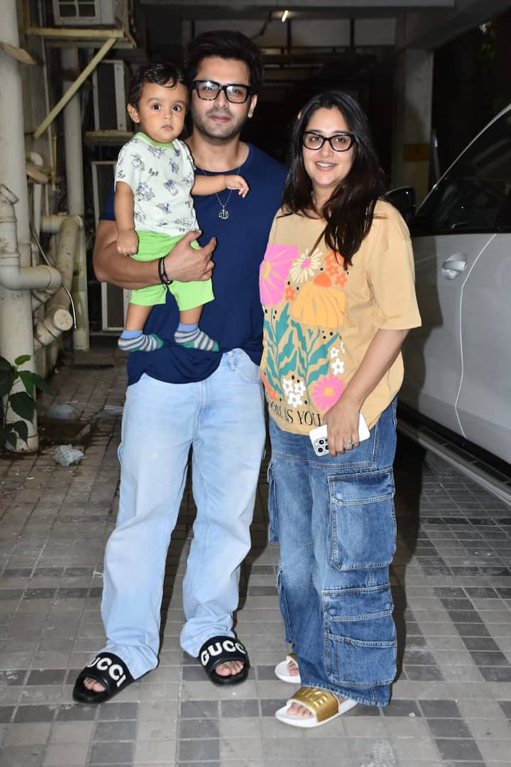 While Shoaib wore blue T-shirt and jeans with slippers, Dipika sported a t-shirt and cargo jeans.