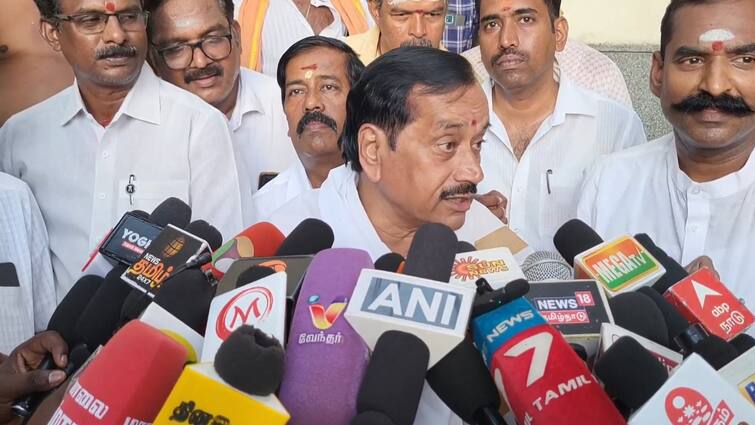 BJP Senior Leader H Raja Press Meet at kanchipuram about election result tnn செல்வப்பெருந்தகைக்கு அருகதை இல்லை, வாயை மூட வேண்டும்: காஞ்சியில் கொதித்த எச்.ராஜா