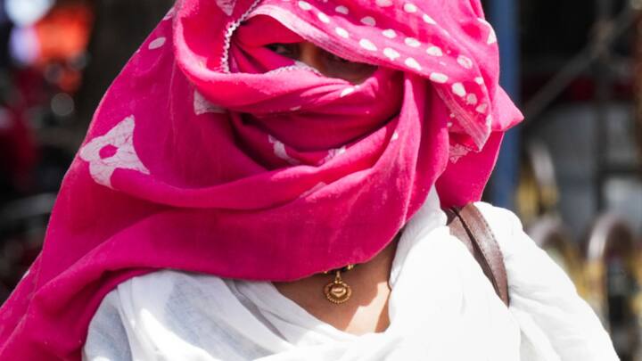 বিশেষত বাংলার পশ্চিমের জেলাগুলিতে প্রচণ্ড অস্বস্তিকর আবহাওয়া থাকবে। বীরভূম , পশ্চিম বর্ধমান, পূর্ব বর্ধমান, বাঁকুড়া, পুরুলিয়া, ঝাড়গ্রাম, পূর্ব মেদিনীপুর, পশ্চিম মেদিনীপুর এবং দক্ষিণ ২৪ পরগনা জেলাতেও অস্বস্তি চরমে।