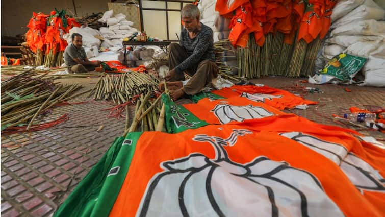 Lok Sabha Election Results 2024 salempur former BJP MP Ravindra Kushwaha alleges bjp leaders ann BJP की हार के लिए पार्टी नेताओं को जिम्मेदार ठहराया! खुलकर सामने आई कलह