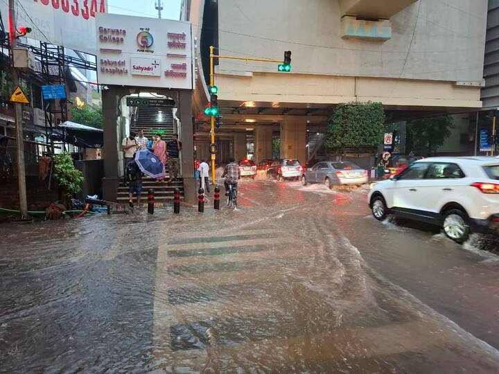 पुण्यातील  शिवाजीनगर: 103 मिमी, सदाशिव पेठ : 93 मिमी, कोथरूड : 91 मिमी सिंहगड रस्ता : 74 मिमी, पाषाण: 65 मिमी, बावधन: 48 मिमी, बिबवेवाडी: 56 मिमी खराडी: 31 मिमी, एनडीए: 41 मिमी, वाघोली : 44मिमी एवढी पावसाची नोंद झाली आहे.