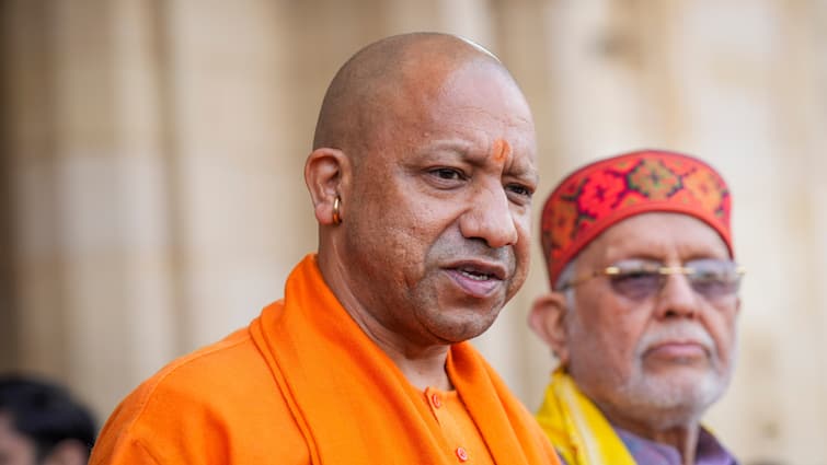 UP CM Yogi Adityanath Cabinet meeting after Lok Sabha Election 2024 Results लोकसभा चुनाव के बाद एक्शन में CM योगी, मंत्रिमंडल की बैठक में दिए अहम निर्देश