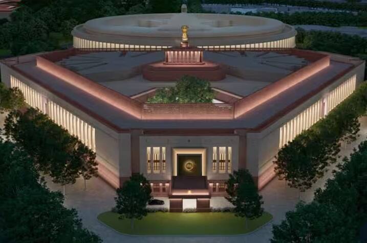 આજે અમે તમને લોકસભા ચૂંટણી 2024માં ચૂંટાયેલા ટોપ-3 સૌથી અમીર સાંસદો વિશે જણાવી રહ્યા છીએ. આ તમામની સંપત્તિ હજાર કરોડ રૂપિયાથી વધુની છે.