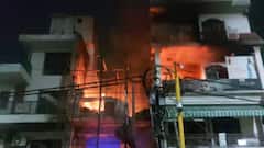 Delhi Fire: दिल्ली वालों पर टूटा भीषण आग के हादसों का कहर,  अब तक कितने लोगों की हुई मौतें