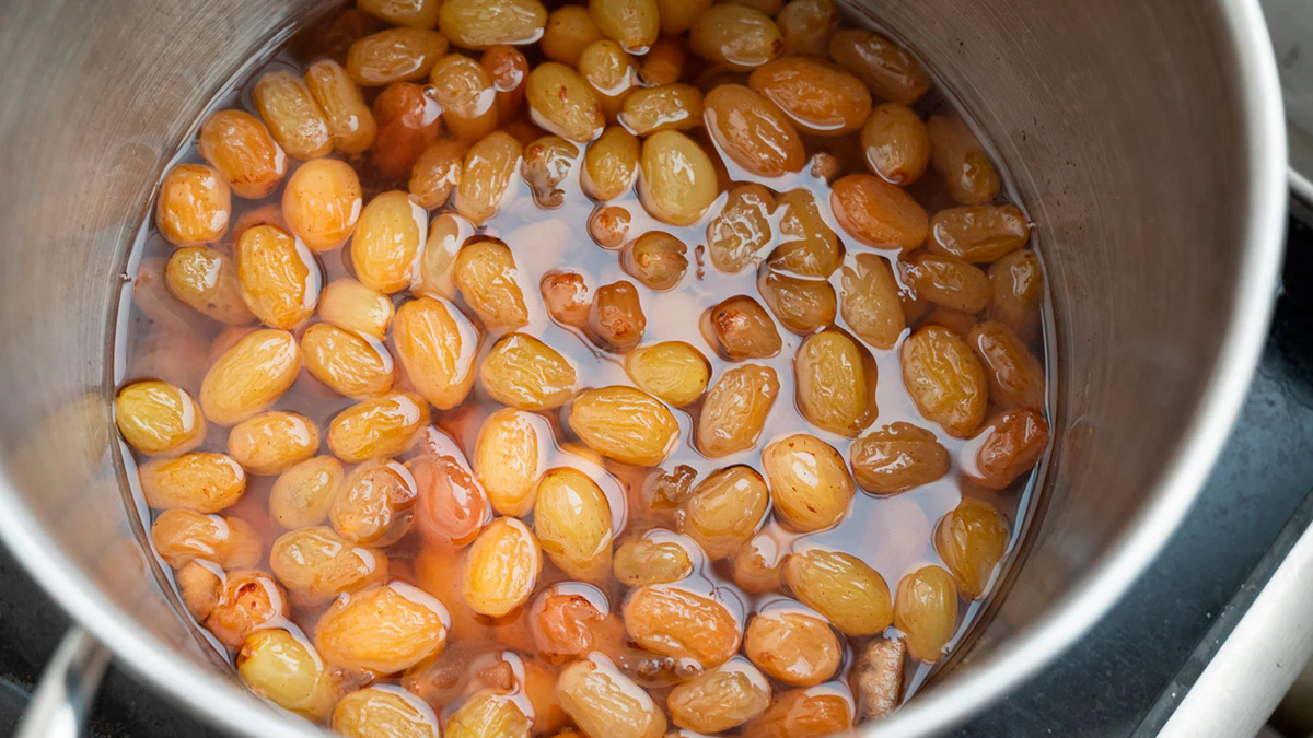 Raisin Water: ਮਰਦਾਂ ਲਈ ਕਿਉਂ ਜ਼ਰੂਰੀ ਹੈ ਸੌਗੀ ਦਾ ਪਾਣੀ, ਅੱਜ ਹੀ ਆਪਣੀ ਡਾਈਟ 'ਚ ਕਰੋ ਸ਼ਾਮਲ ਤੇ ਦੇਖੋ ਨਤੀਜਾ Raisin Water: ਮਰਦਾਂ ਲਈ ਕਿਉਂ ਜ਼ਰੂਰੀ ਹੈ ਸੌਗੀ ਦਾ ਪਾਣੀ, ਅੱਜ ਹੀ ਆਪਣੀ ਡਾਈਟ 'ਚ ਕਰੋ ਸ਼ਾਮਲ ਤੇ ਦੇਖੋ ਨਤੀਜਾ