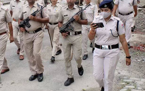 ਇਸ ਤੋਂ ਬਾਅਦ ਜਿਸ ਟਰੇਨ 'ਚ ਤੁਹਾਡਾ ਸਾਮਾਨ ਗੁੰਮ ਹੋ ਗਿਆ। ਉਸ ਵਿੱਚ ਆਰਪੀਐਫ ਤੁਹਾਡੇ ਸਮਾਨ ਨੂੰ ਲੱਭਣ ਦੀ ਕੋਸ਼ਿਸ਼ ਕਰਦਾ ਹੈ। ਜੇ ਤੁਹਾਡਾ ਸਮਾਨ ਮਿਲ ਗਿਆ ਹੈ। ਇਸ ਲਈ ਸਾਮਾਨ ਆਰਪੀਐਫ ਥਾਣੇ ਵਿੱਚ ਪਹੁੰਚਾਇਆ ਜਾਂਦਾ ਹੈ ਜਿੱਥੇ ਤੁਸੀਂ ਐਫਆਈਆਰ ਦਰਜ ਕਰਵਾਈ ਹੈ।