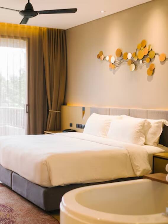 होटलों में सफेद चादर क्यों बिछाते हैं