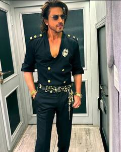 Shah Rukh Khan Kissa: जब बीवी से छिपकर आधी रात को घर से निकलते थे शाहरुख खान, किस्सा जानकर रह जाएंगे हैरान