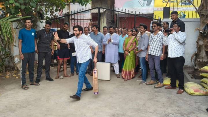 मुलांच्या विनंती मान देत आदित्य ठाकरेंनी मुलांसोबत मैदानात उतरले