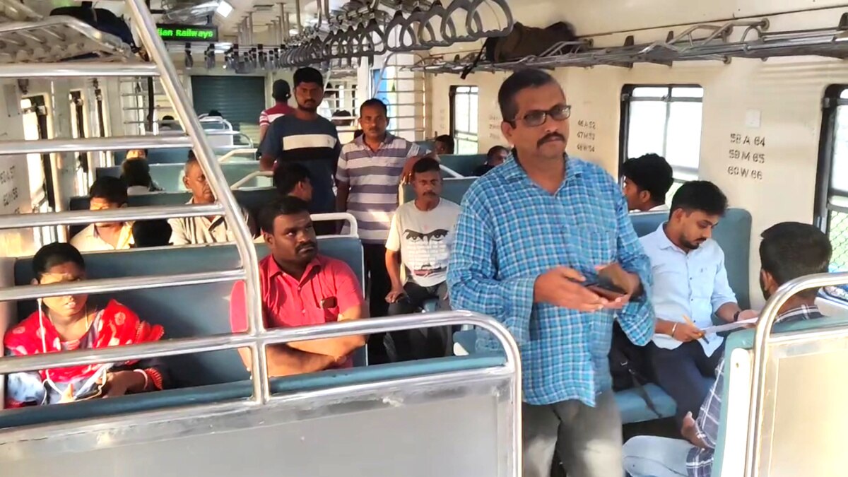 கூடுதல் பெட்டிகளை இணைக்க கோரிக்கை வைத்த பயணிகள் - மாறாக செயல்பட்ட ரயில்வே நிர்வாகம்