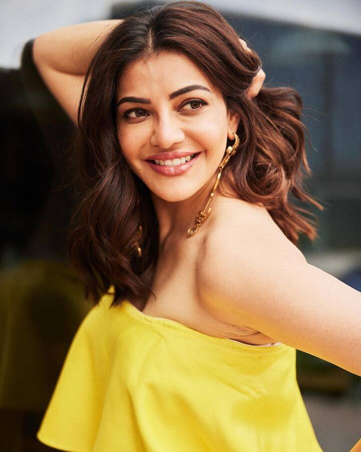 Kajal Aggarwal Photo: સાઉથથી લઈને બોલિવૂડ ફિલ્મોમાં પોતાની એક્ટિંગ અને સુંદરતાથી દર્શકોનું ધ્યાન ખેંચનારી અભિનેત્રી કાજલ અગ્રવાલની ફેન ફોલોઈંગ ખૂબ જ મોટી છે.