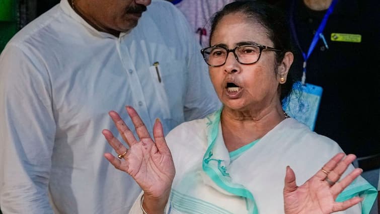 West Bengal TMC Parliamentary Meeting Mamata Banerjee On PM Modi Swearing In Ceremony Bengal CM Mamata Banerjee Says Won't Go To Modi 3.0 Oath Ceremony: 'Can't Wish Well To Illegal Govt'