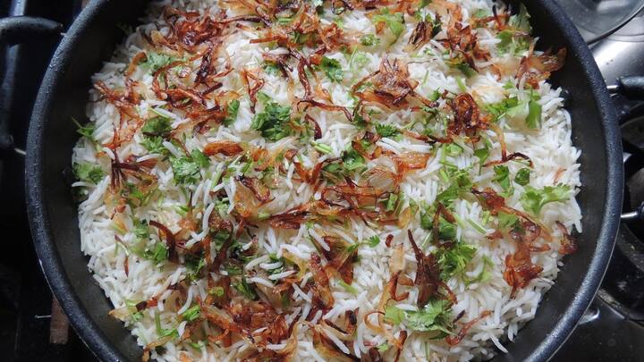 Mushroom Pulao: காளன் புலாவ் எப்படி செய்வது என்று இங்கே காணலாம்.