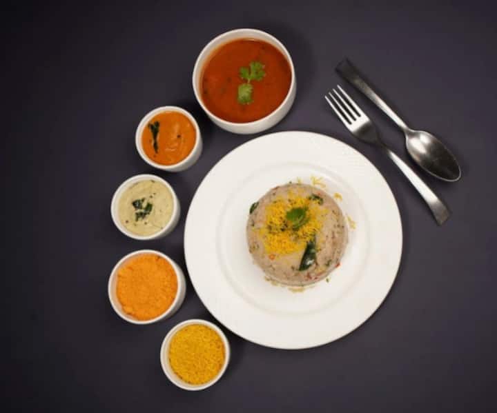 பொங்கல் செய்யும் போது சிறிதளவு டால்டாவை சேர்த்தால் பொங்கல் பாத்திரத்தில் ஒட்டாமல் இருக்கும்.