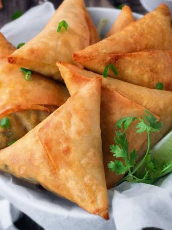 उत्तर प्रदेश के बरेली में यहां मिलता है केवल 2 रुपये का समोसा