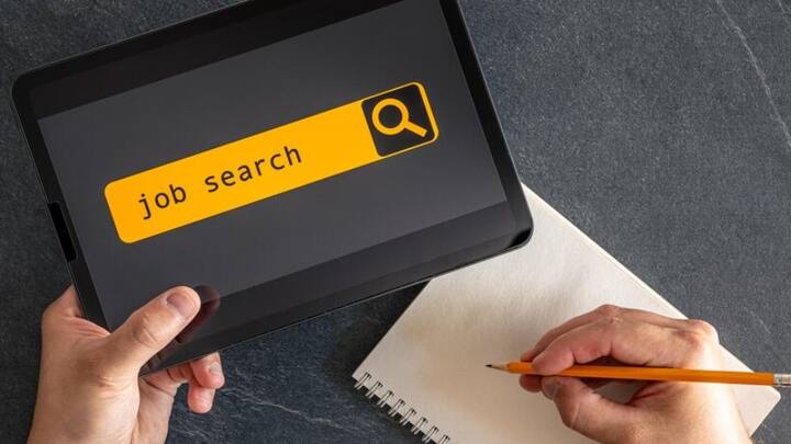 সম্প্রতি নবোদয় বিদ্যালয় সমিতি পিজিটি, টিজিটি এবং অধ্যক্ষ পদে লোক নেবে, আনুষ্ঠানিকভাবে অফিসিয়াল ওয়েবসাইটে এই নিয়োগের বিজ্ঞপ্তিও জারি করেছে সংস্থা। ছবি- ফ্রিপিক