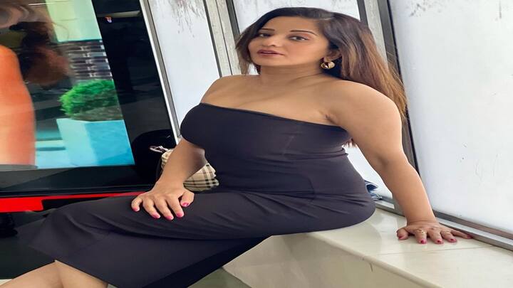 Bhojpuri Actress Monalisa: ભોજપુરી સિનેમામાં પોતાના અભિનય ઉપરાંત, તેની ડાન્સ સ્કિલ બતાવનારી મોનાલિસાની બોલ્ડનેસની ચર્ચા દરેક જગ્યાએ છે.