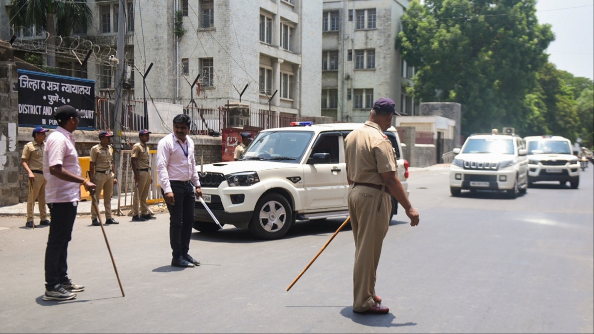 Pune Porsche Accident: नाबालिग आरोपी के पिता के रिसॉर्ट पर चला बुलडोजर, महाबलेश्वर में ढहाया गया अवैध हिस्सा