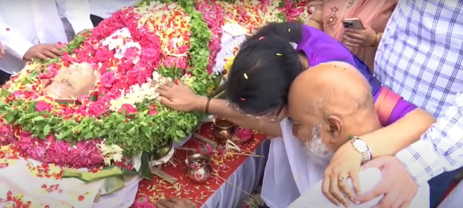 Ramoji Rao Funeral: రామోజీరావు అంతిమ యాత్ర ప్రారంభం - కాసేపట్లో అంత్యక్రియలు