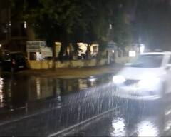 Ahmedabad Rain: હવામાન વિભાગની આગાહી વચ્ચે અમદાવાદમાં ભારે પવન સાથે વરસાદ, જુઓ તસવીરો