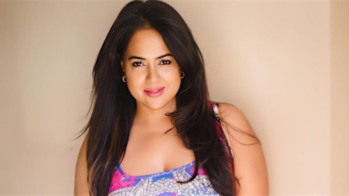 Sameera Reddy: மார்பகத்தை மாற்றி அமைக்கும்படி சினிமாவில் வற்புறுத்தினார்கள்.. சமீரா ரெட்டி அதிர்ச்சி தகவல்!