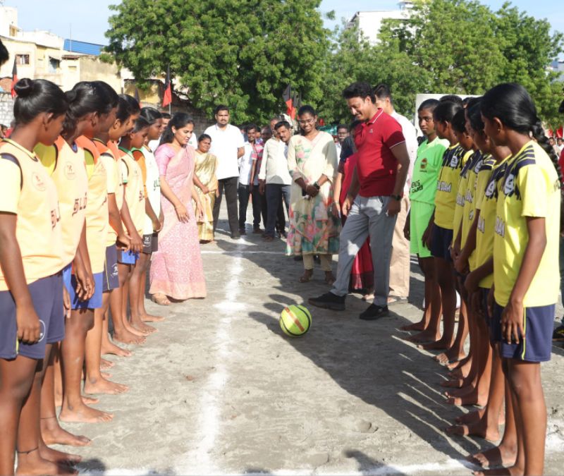 வெளிநாடுகள் போல, தமிழ்நாட்டில் தொழில் நுட்ப கல்வி கொண்டுவரப்படும் - அமைச்சர் அன்பில் மகேஷ்